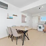 Spitaki 2 Bdr With Pool And Close Proximity To * Paralimni