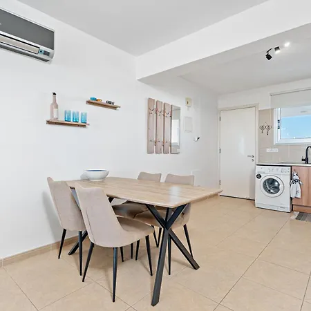 Spitaki 2 Bdr With Pool And Close Proximity To * Paralimni
