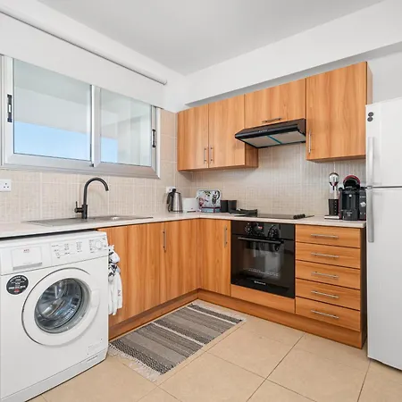 Spitaki 2 Bdr With Pool And Close Proximity To Paralimni