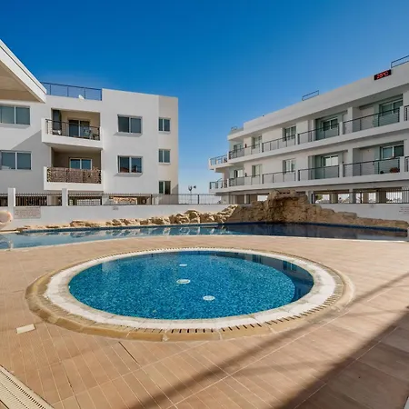Spitaki 2 Bdr With Pool And Close Proximity To * Paralímni