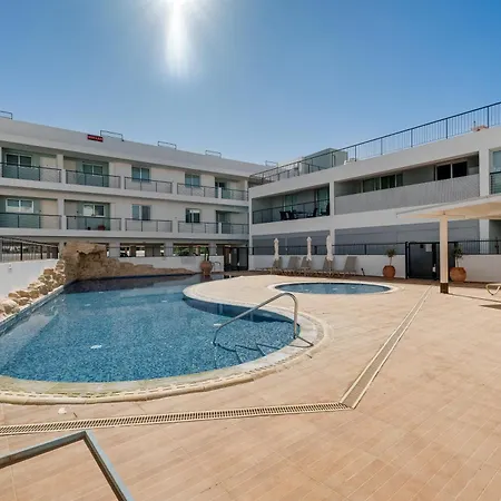 Spitaki 2 Bdr With Pool And Close Proximity To * Paralímni