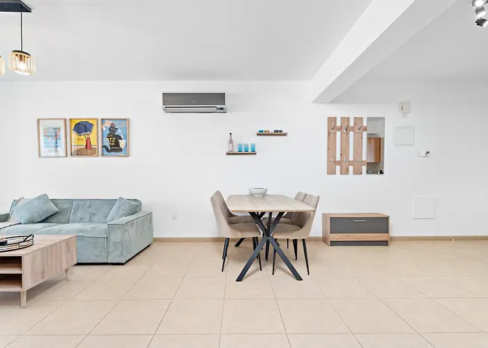 Spitaki 2 Bdr With Pool And Close Proximity To