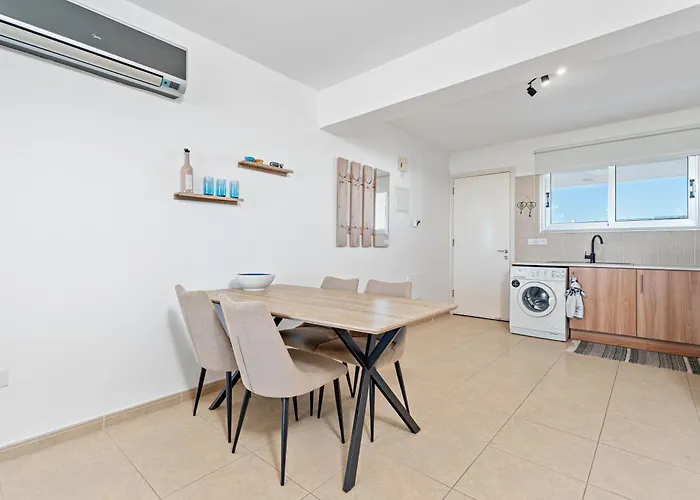 Spitaki 2 Bdr With Pool And Close Proximity To * Paralímni