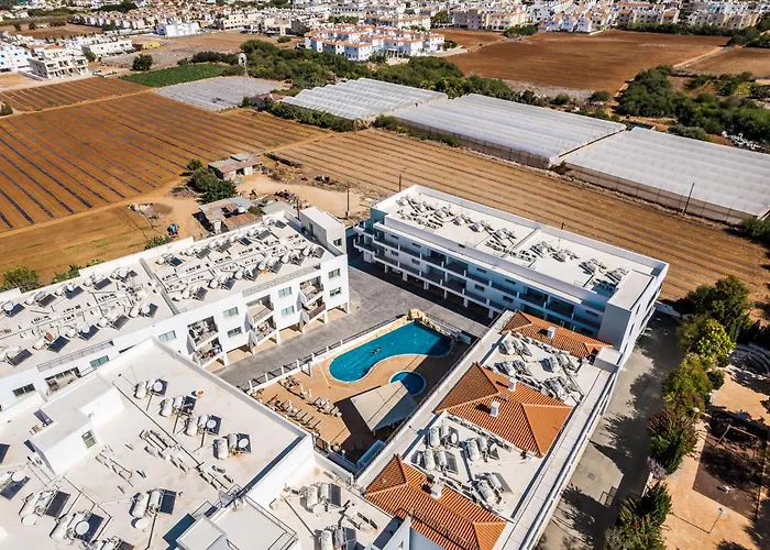 Spitaki 2 Bdr With Pool And Close Proximity To * Paralímni