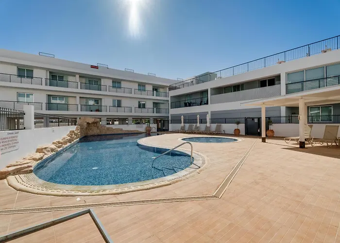 Spitaki 2 Bdr With Pool And Close Proximity To * Paralimni